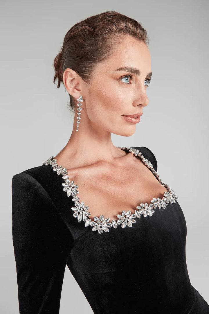 Arabella | Elegant Square Neck Velvet Mini Dress
